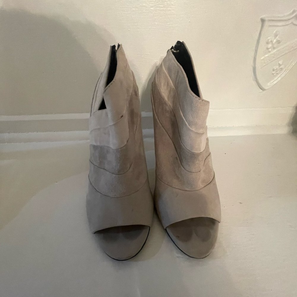 Grey and Cream Lamb Heels Size 6